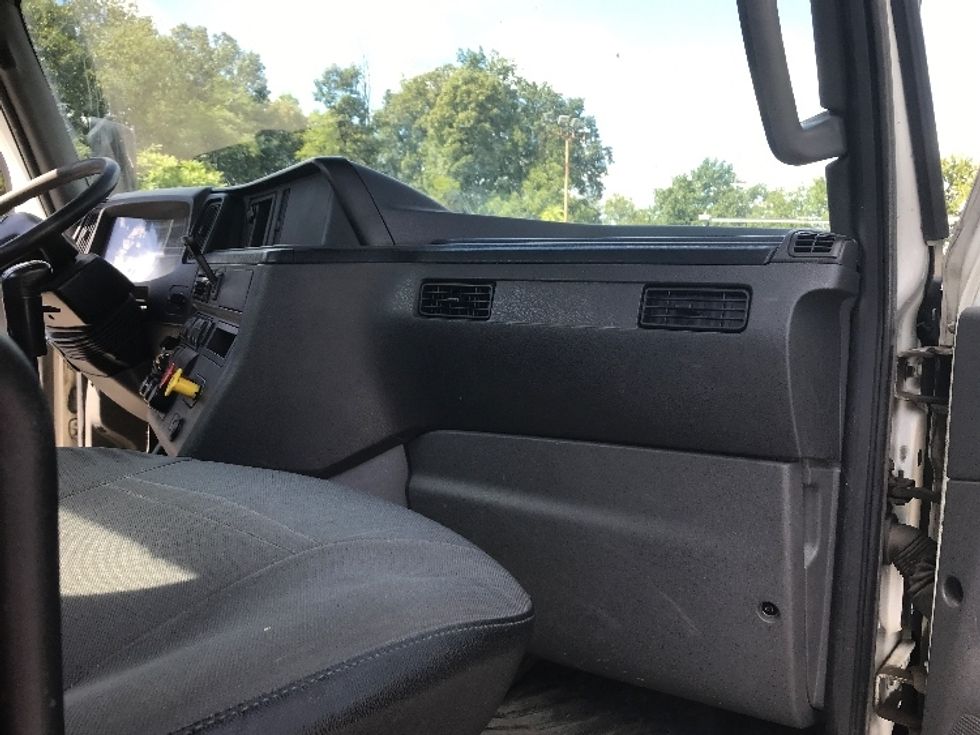 Day Cab Tractor-Heavy Duty Tractors-International-2019-RH613-Harrisburg-PA-317,937\n\t\tmiles-$ 23,000 - Image 13