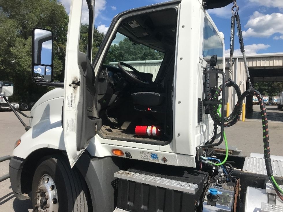 Day Cab Tractor-Heavy Duty Tractors-International-2019-RH613-Harrisburg-PA-317,937\n\t\tmiles-$ 23,000 - Image 9