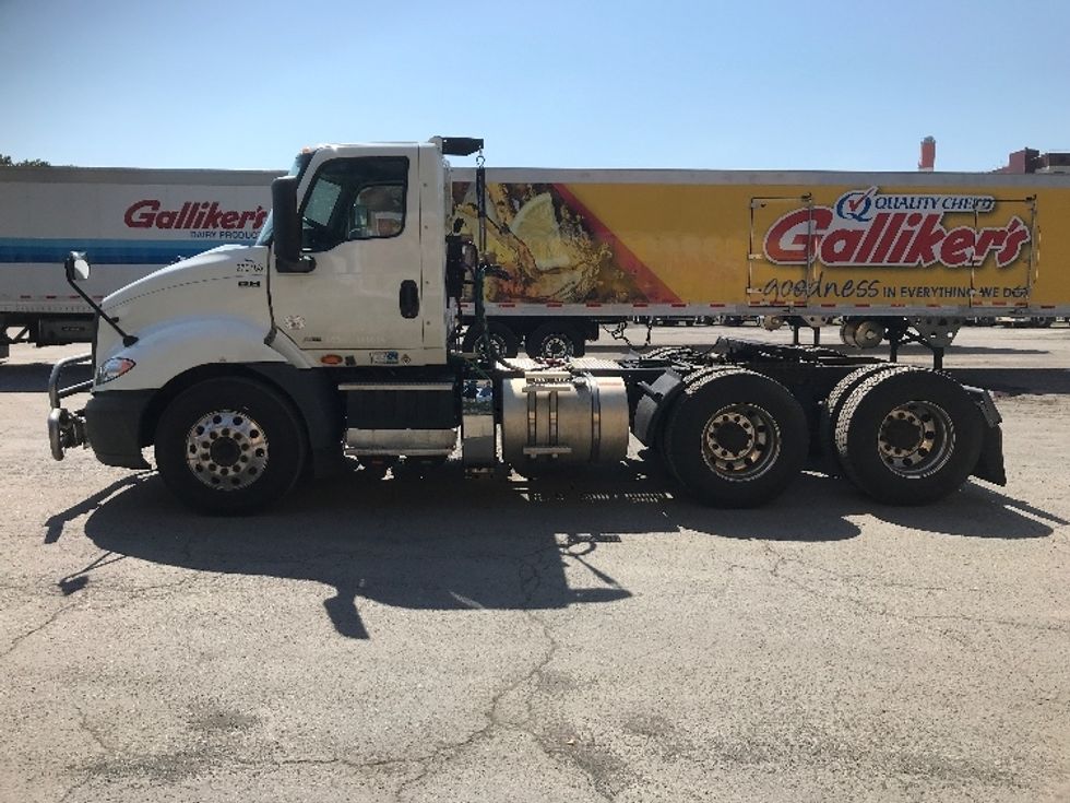 Day Cab Tractor-Heavy Duty Tractors-International-2019-RH613-Harrisburg-PA-318,975\n\t\tmiles-$ 24,500 - Image 4