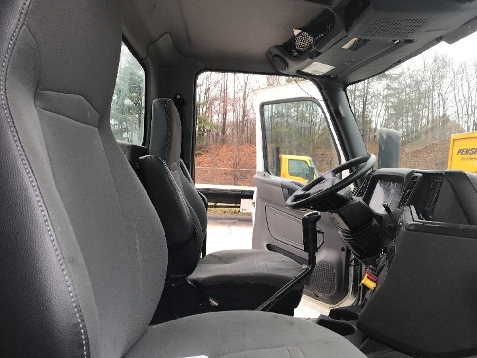Day Cab Tractor-Heavy Duty Tractors-International-2019-RH613-Harrisburg-PA-350,471\n\t\tmiles-$ 23,000 - Image 13