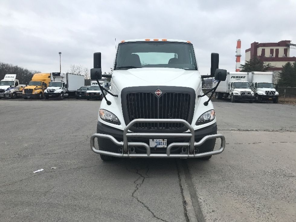 Day Cab Tractor-Heavy Duty Tractors-International-2019-RH613-Harrisburg-PA-350,471\n\t\tmiles-$ 23,000 - Image 2