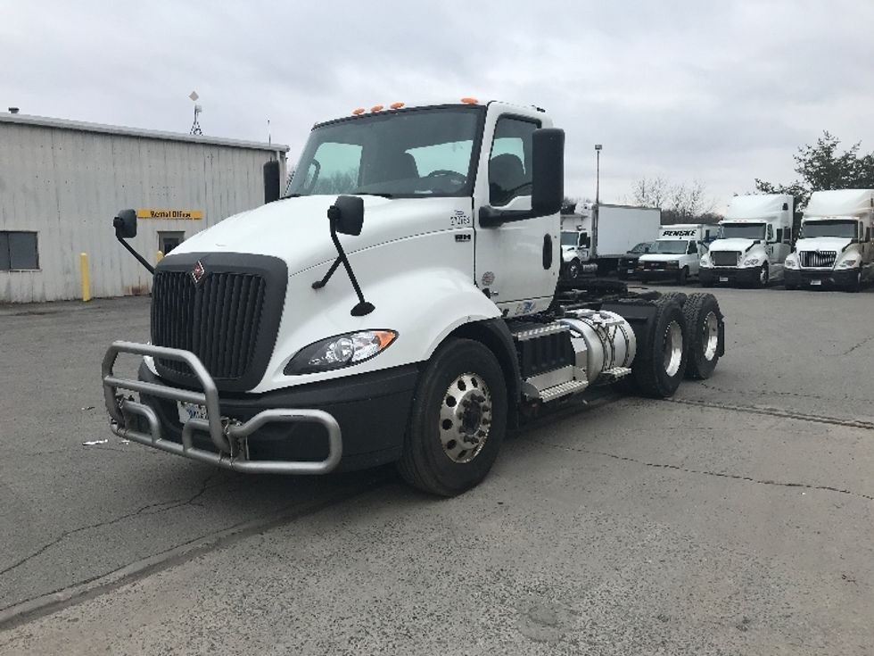 Day Cab Tractor-Heavy Duty Tractors-International-2019-RH613-Harrisburg-PA-350,471\n\t\tmiles-$ 23,000 - Image 3