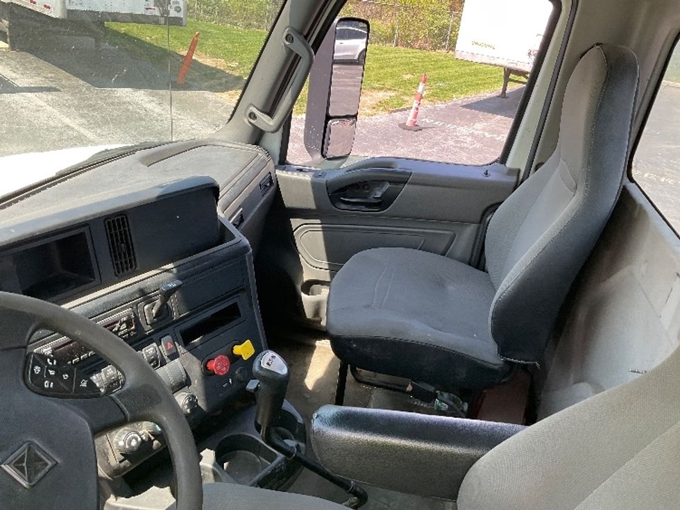 Day Cab Tractor-Heavy Duty Tractors-International-2019-RH613-Harrisburg-PA-431,773\n\t\tmiles-$ 22,750 - Image 10