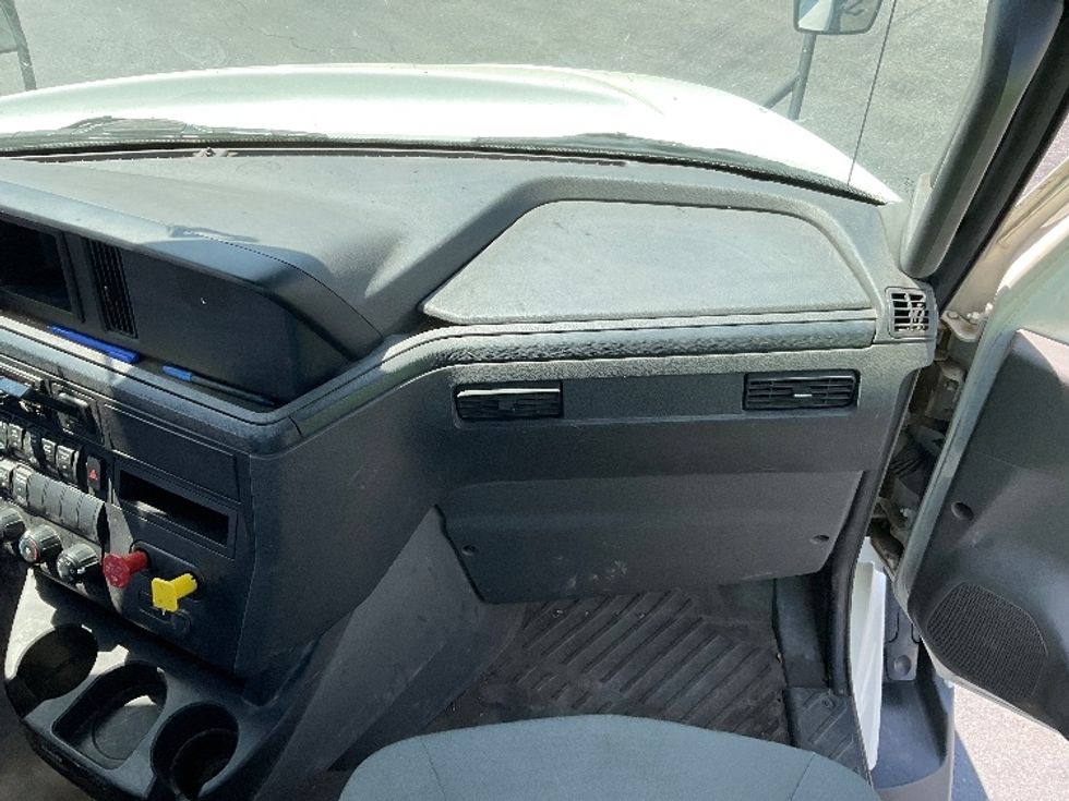 Day Cab Tractor-Heavy Duty Tractors-International-2019-RH613-Harrisburg-PA-431,773\n\t\tmiles-$ 22,750 - Image 13
