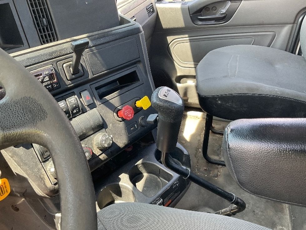 Day Cab Tractor-Heavy Duty Tractors-International-2019-RH613-Harrisburg-PA-431,773\n\t\tmiles-$ 22,750 - Image 17