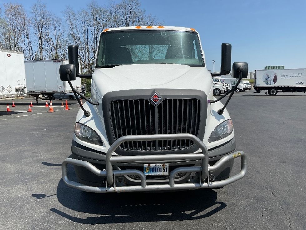 Day Cab Tractor-Heavy Duty Tractors-International-2019-RH613-Harrisburg-PA-431,773\n\t\tmiles-$ 22,750 - Image 2