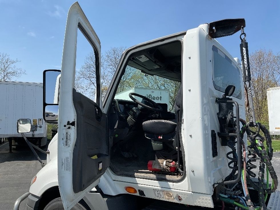 Day Cab Tractor-Heavy Duty Tractors-International-2019-RH613-Harrisburg-PA-431,773\n\t\tmiles-$ 22,750 - Image 9