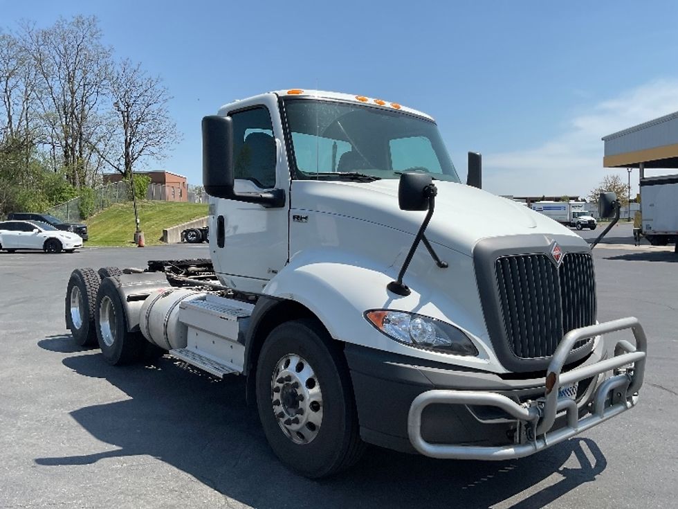Day Cab Tractor-Heavy Duty Tractors-International-2019-RH613-Harrisburg-PA-442,434\n\t\tmiles-$ 22,750 - Image 1