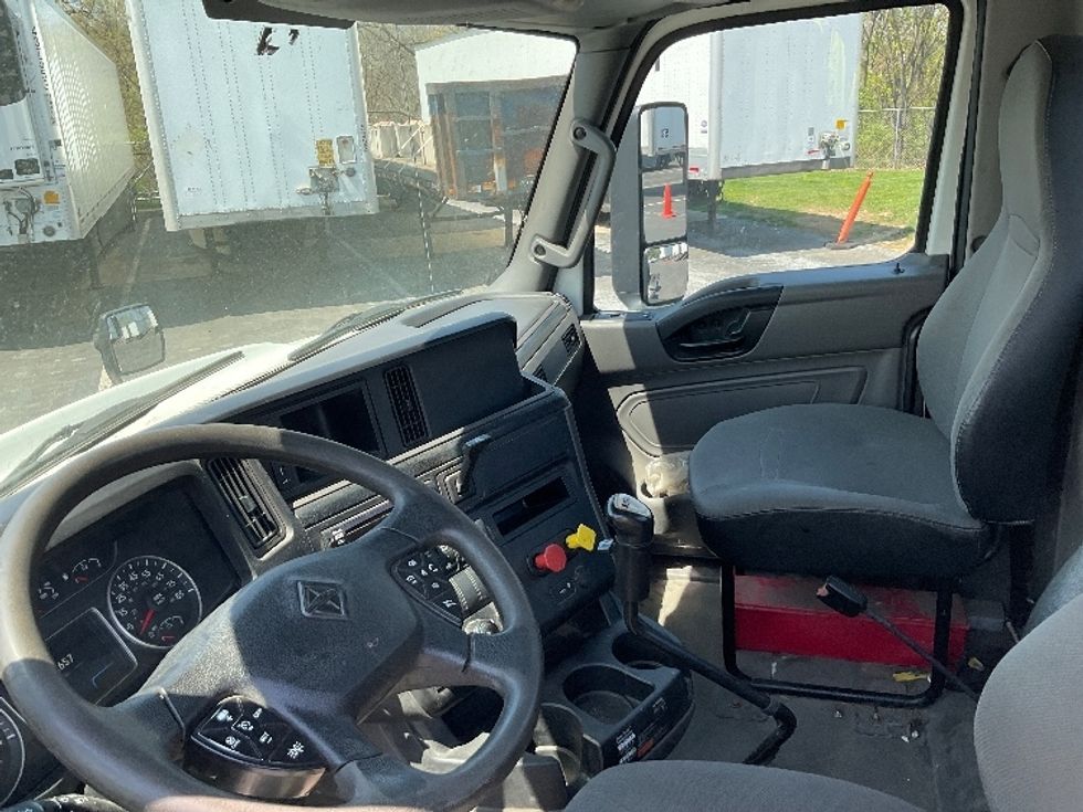 Day Cab Tractor-Heavy Duty Tractors-International-2019-RH613-Harrisburg-PA-442,434\n\t\tmiles-$ 22,750 - Image 10