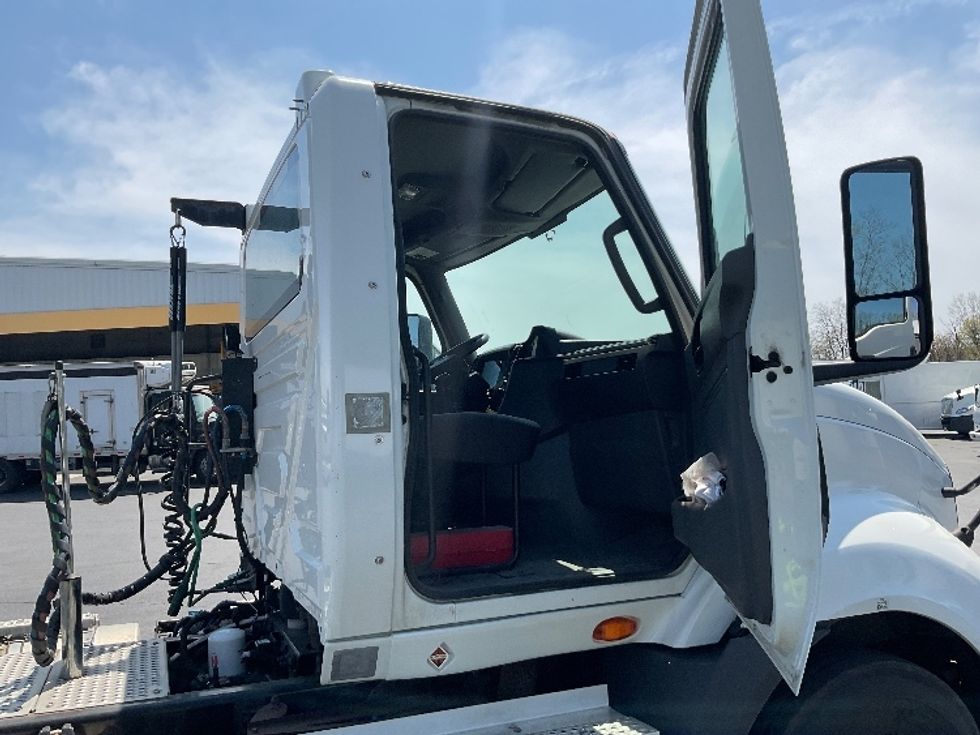 Day Cab Tractor-Heavy Duty Tractors-International-2019-RH613-Harrisburg-PA-442,434\n\t\tmiles-$ 22,750 - Image 12
