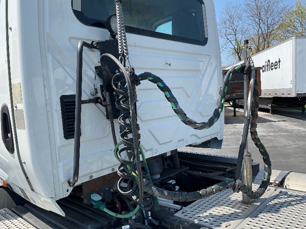 Day Cab Tractor-Heavy Duty Tractors-International-2019-RH613-Harrisburg-PA-442,434\n\t\tmiles-$ 22,750 - Image 18