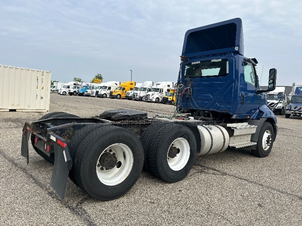 Day Cab Tractor-Heavy Duty Tractors-International-2019-RH613-Holland-MI-444,024\n\t\tmiles-$ 22,750 - Image 7
