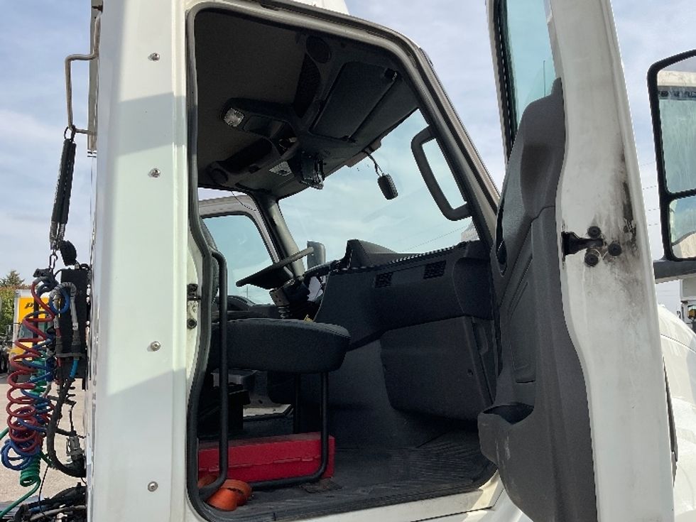 Day Cab Tractor-Heavy Duty Tractors-International-2019-RH613-Kentwood-MI-521,354\n\t\tmiles-$ 20,000 - Image 10