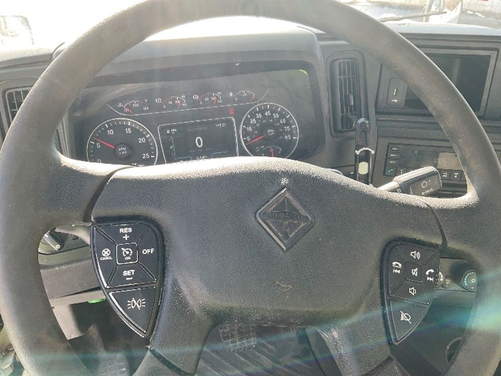 Day Cab Tractor-Heavy Duty Tractors-International-2019-RH613-La Porte-IN-211,149\n\t\tmiles-$ 14,000 - Image 11