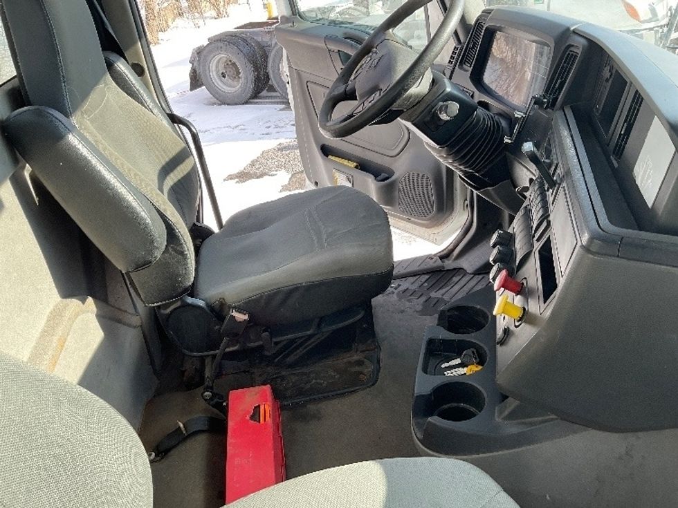 Day Cab Tractor-Heavy Duty Tractors-International-2019-RH613-La Porte-IN-211,149\n\t\tmiles-$ 14,000 - Image 14