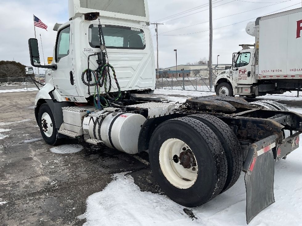 Day Cab Tractor-Heavy Duty Tractors-International-2019-RH613-La Porte-IN-211,149\n\t\tmiles-$ 14,000 - Image 5