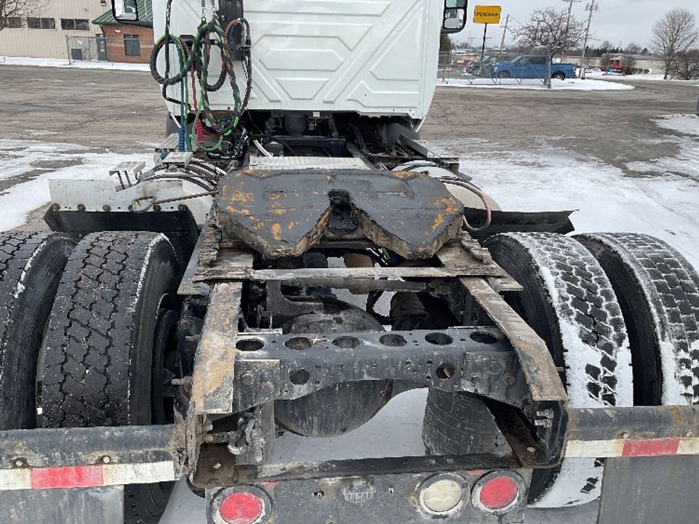 Day Cab Tractor-Heavy Duty Tractors-International-2019-RH613-La Porte-IN-211,149\n\t\tmiles-$ 14,000 - Image 6