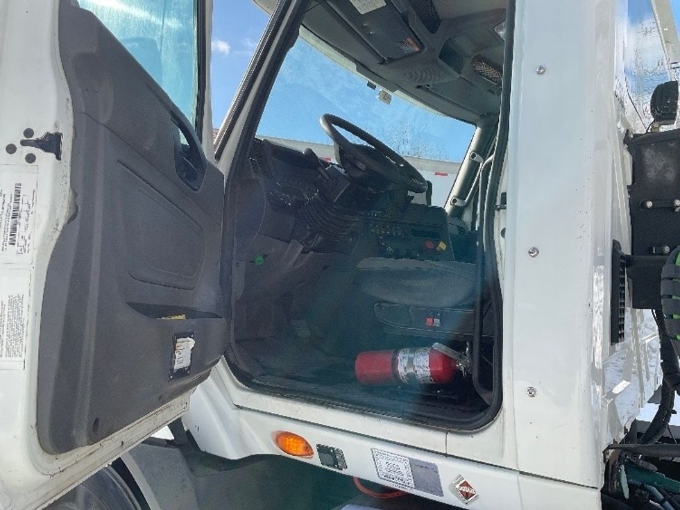 Day Cab Tractor-Heavy Duty Tractors-International-2019-RH613-La Porte-IN-211,149\n\t\tmiles-$ 14,000 - Image 9