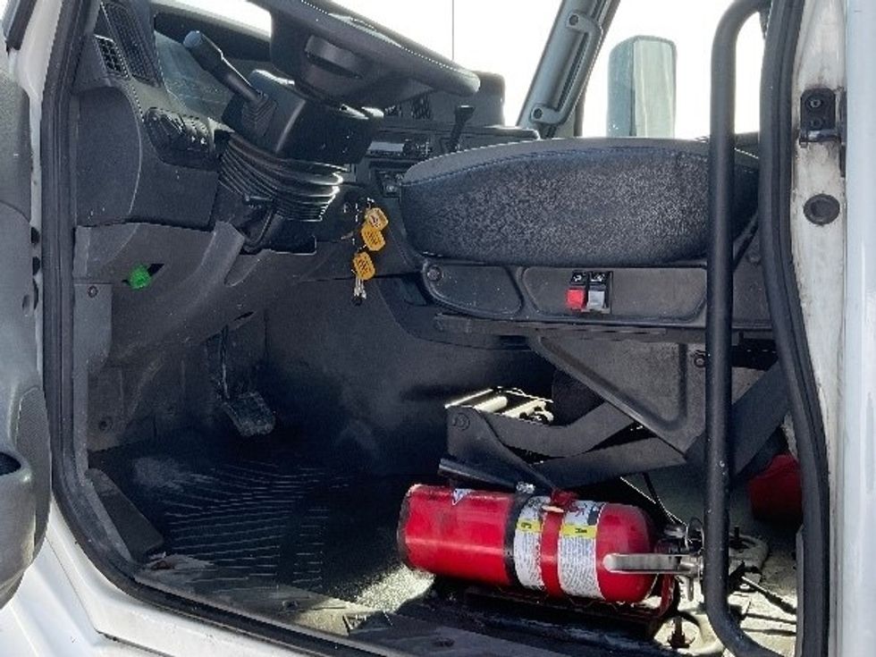 Day Cab Tractor-Heavy Duty Tractors-International-2019-RH613-La Porte-IN-360,081\n\t\tmiles-$ 14,000 - Image 9