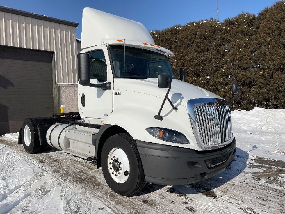 Day Cab Tractor-Heavy Duty Tractors-International-2019-RH613-La Porte-IN-360,281\n\t\tmiles-$ 14,000 - Image 1