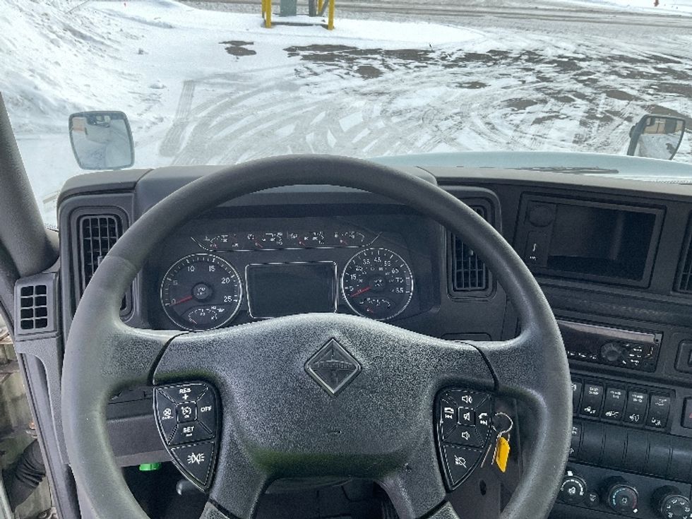Day Cab Tractor-Heavy Duty Tractors-International-2019-RH613-La Porte-IN-395,592\n\t\tmiles-$ 14,000 - Image 11