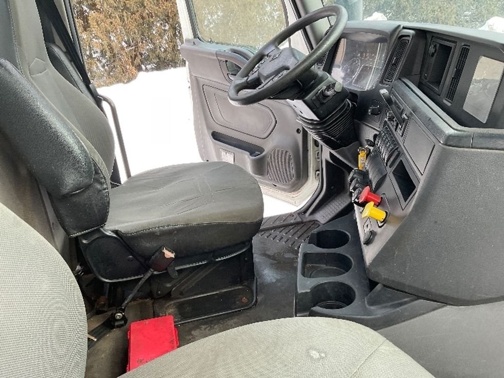Day Cab Tractor-Heavy Duty Tractors-International-2019-RH613-La Porte-IN-395,592\n\t\tmiles-$ 14,000 - Image 14