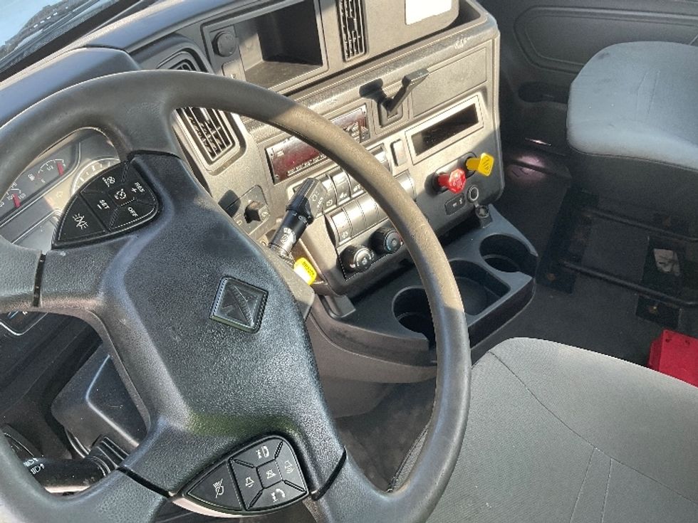 Day Cab Tractor-Heavy Duty Tractors-International-2019-RH613-La Porte-IN-398,341\n\t\tmiles-$ 14,000 - Image 10