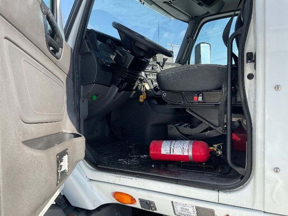 Day Cab Tractor-Heavy Duty Tractors-International-2019-RH613-La Porte-IN-398,341\n\t\tmiles-$ 14,000 - Image 9