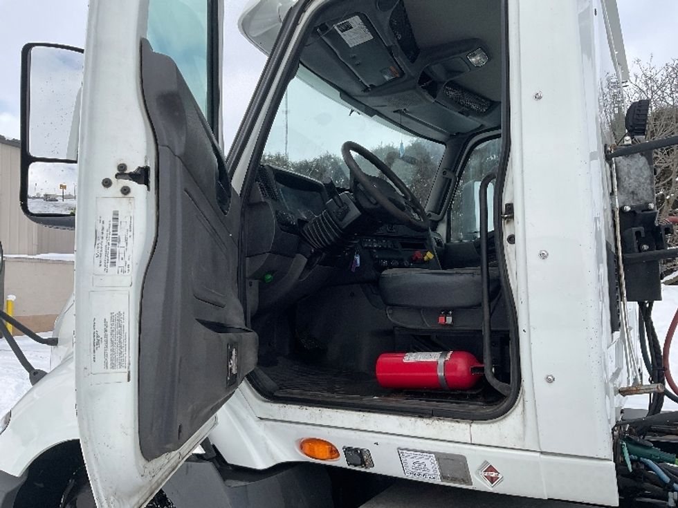 Day Cab Tractor-Heavy Duty Tractors-International-2019-RH613-La Porte-IN-445,727\n\t\tmiles-$ 14,000 - Image 9