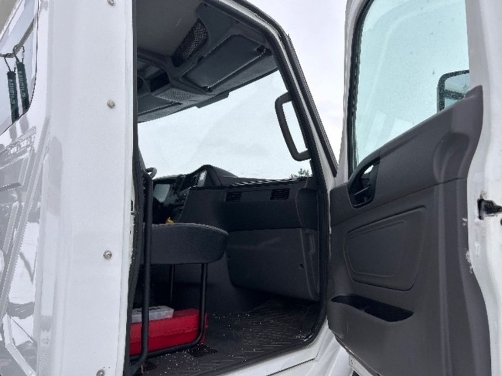 Day Cab Tractor-Heavy Duty Tractors-International-2019-RH613-Lansing-MI-245,277\n\t\tmiles-$ 14,000 - Image 11