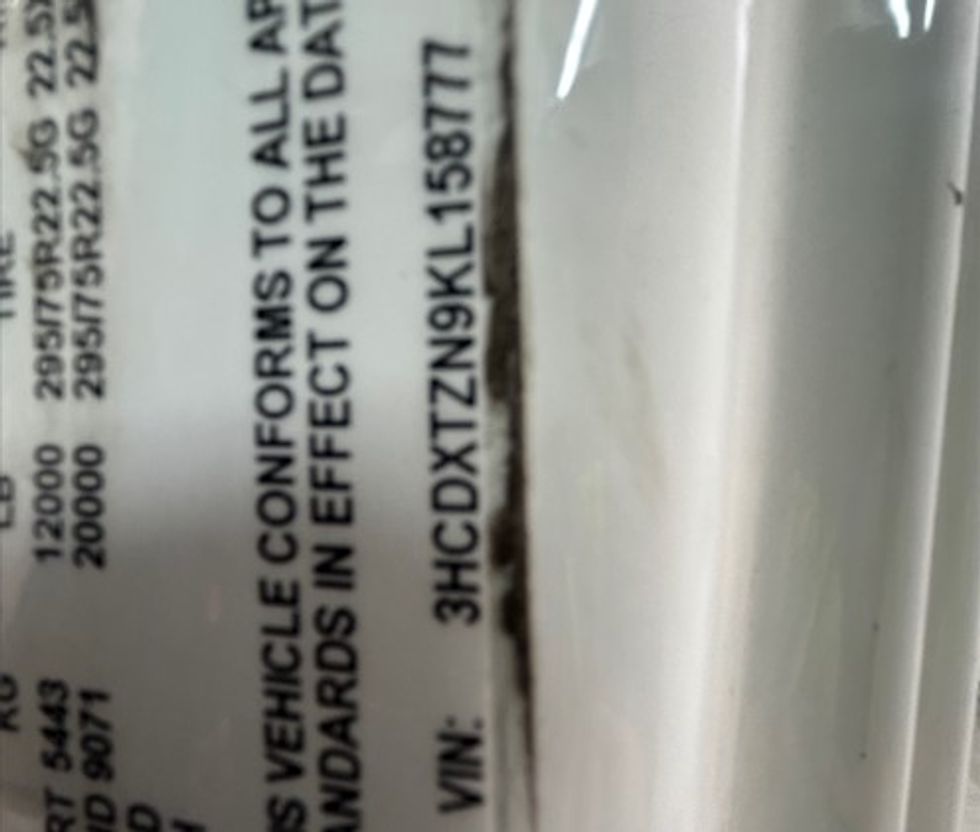 Day Cab Tractor-Heavy Duty Tractors-International-2019-RH613-Lansing-MI-245,277\n\t\tmiles-$ 14,000 - Image 17