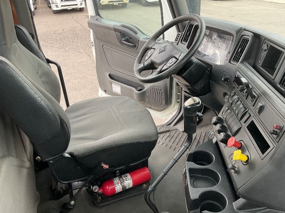 Day Cab Tractor-Heavy Duty Tractors-International-2019-RH613-Lansing-MI-287,060\n\t\tmiles-$ 23,250 - Image 14
