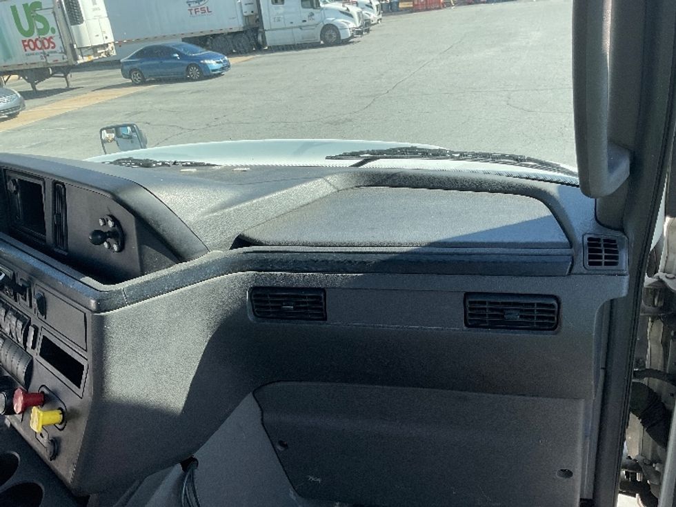 Day Cab Tractor-Heavy Duty Tractors-International-2019-RH613-Little Rock-AR-261,733\n\t\tmiles-$ 24,500 - Image 13