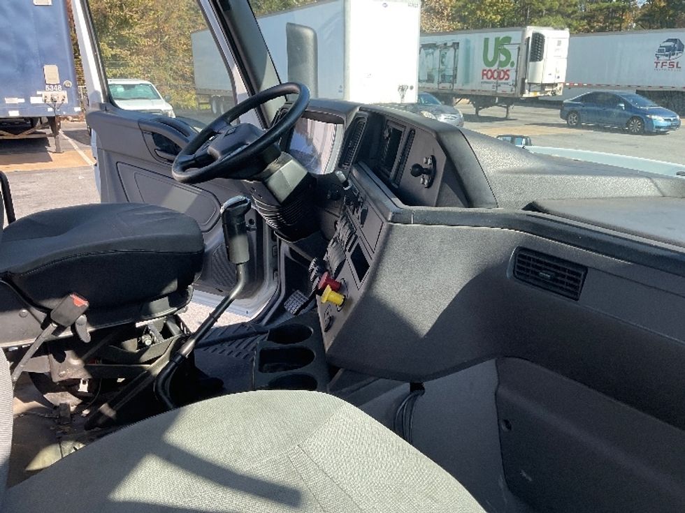 Day Cab Tractor-Heavy Duty Tractors-International-2019-RH613-Little Rock-AR-261,733\n\t\tmiles-$ 24,500 - Image 14