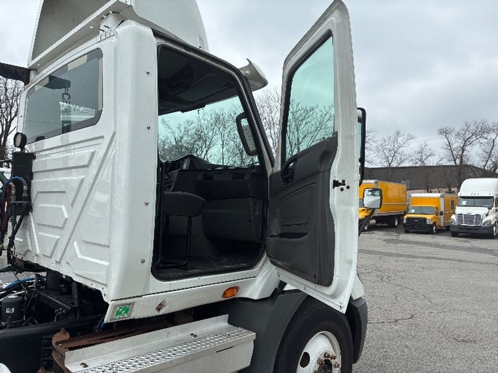 Day Cab Tractor-Heavy Duty Tractors-International-2019-RH613-Nashville (Mount Juliet)-TN-329,151\n\t\tmiles-$ 14,250 - Image 12