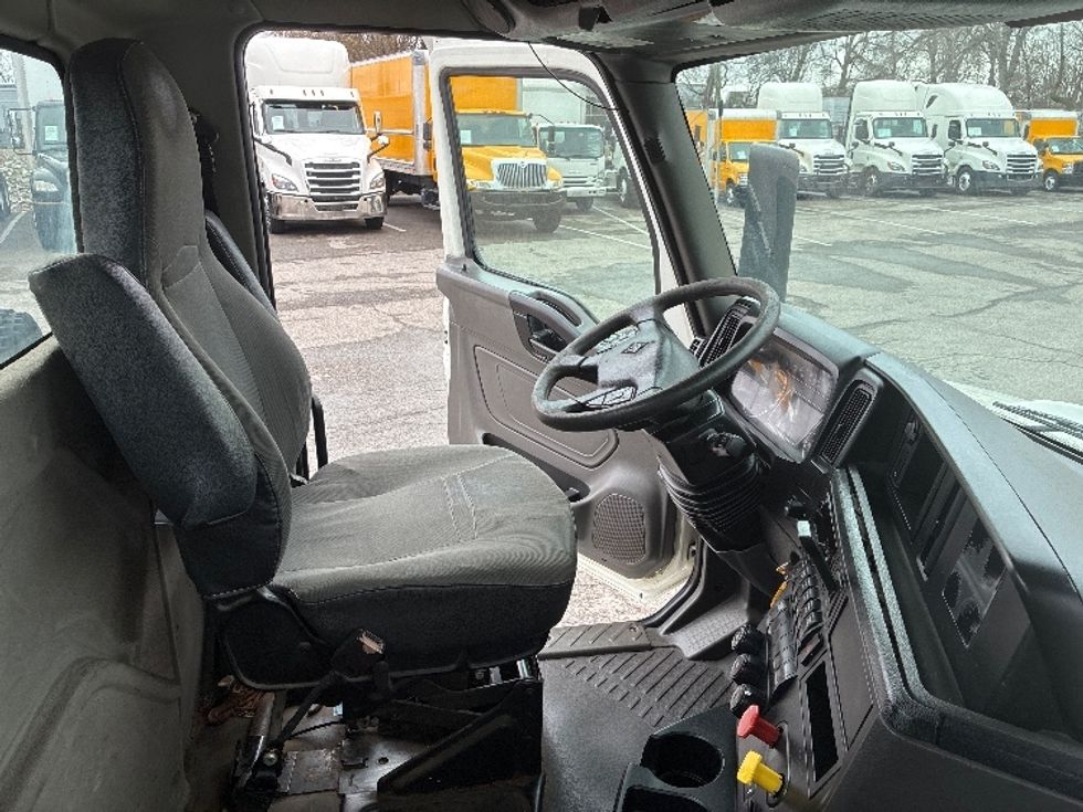 Day Cab Tractor-Heavy Duty Tractors-International-2019-RH613-Nashville (Mount Juliet)-TN-329,151\n\t\tmiles-$ 14,250 - Image 14