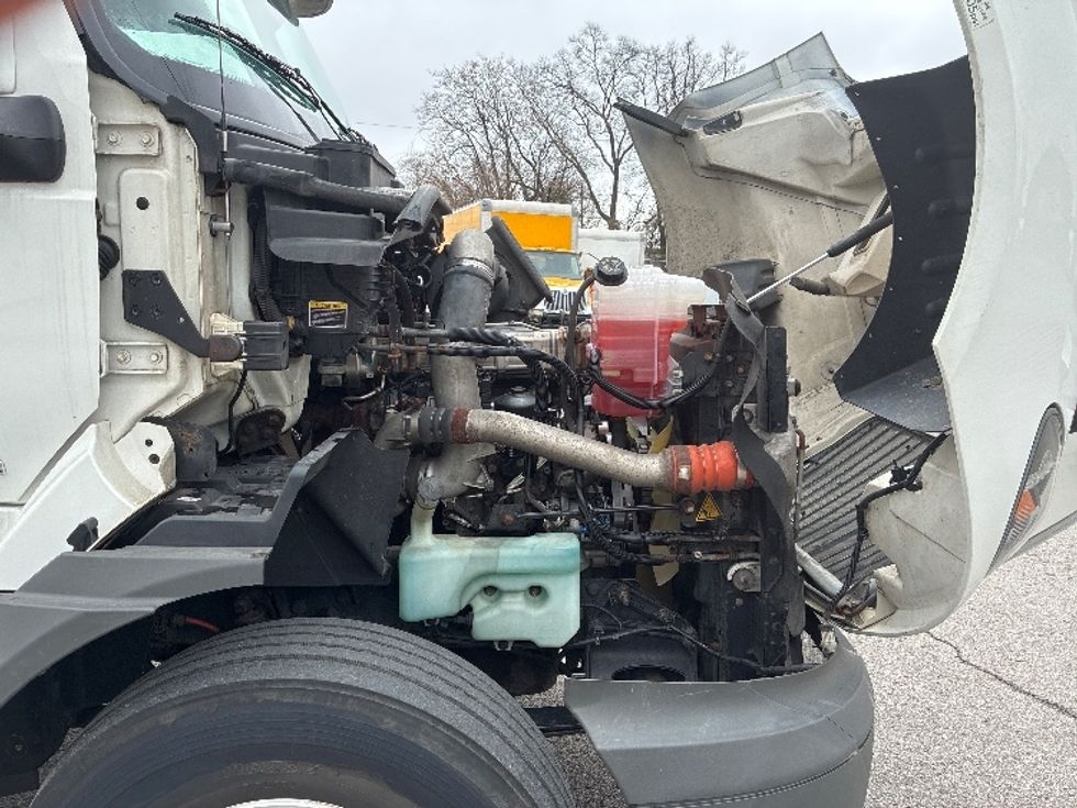 Day Cab Tractor-Heavy Duty Tractors-International-2019-RH613-Nashville (Mount Juliet)-TN-329,151\n\t\tmiles-$ 14,250 - Image 15