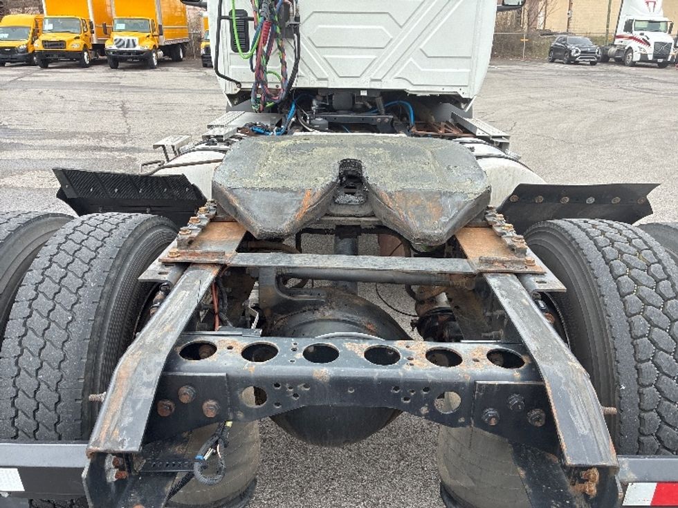 Day Cab Tractor-Heavy Duty Tractors-International-2019-RH613-Nashville (Mount Juliet)-TN-329,151\n\t\tmiles-$ 14,250 - Image 6