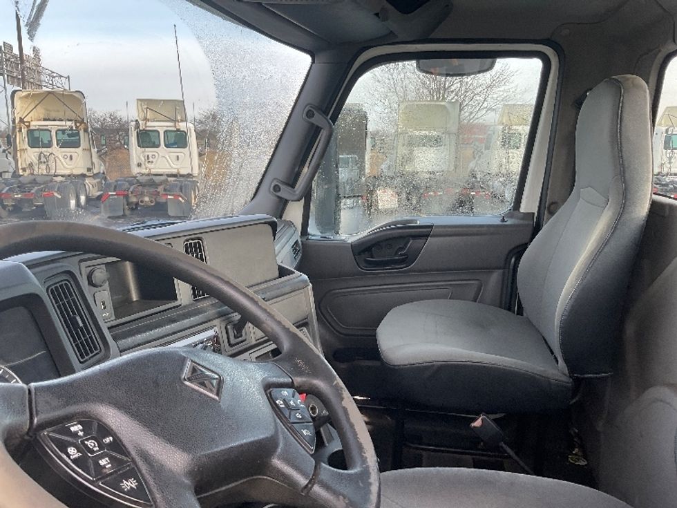 Day Cab Tractor-Heavy Duty Tractors-International-2019-RH613-Perrysburg-OH-556,731\n\t\tmiles-$ 15,000 - Image 10