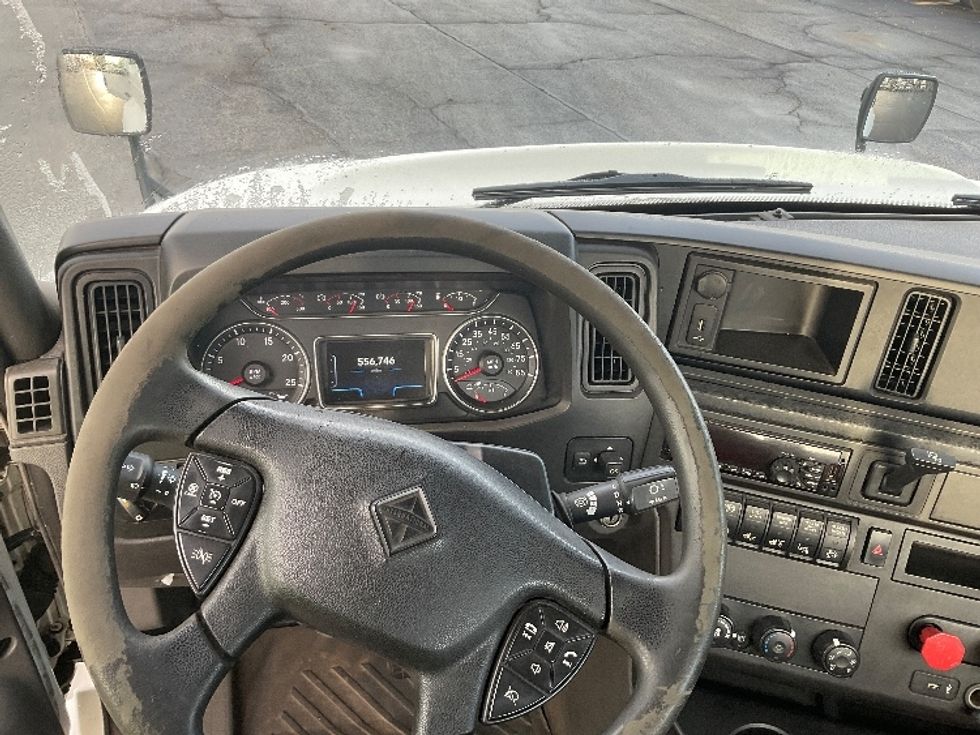 Day Cab Tractor-Heavy Duty Tractors-International-2019-RH613-Perrysburg-OH-556,731\n\t\tmiles-$ 15,000 - Image 11