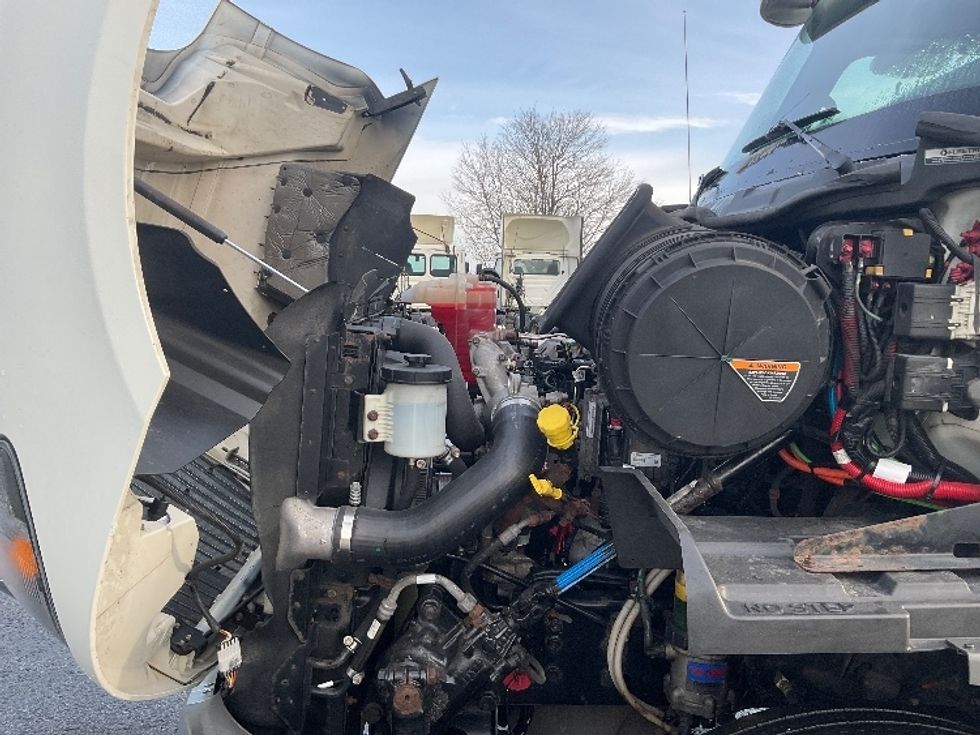 Day Cab Tractor-Heavy Duty Tractors-International-2019-RH613-Perrysburg-OH-556,731\n\t\tmiles-$ 15,000 - Image 16