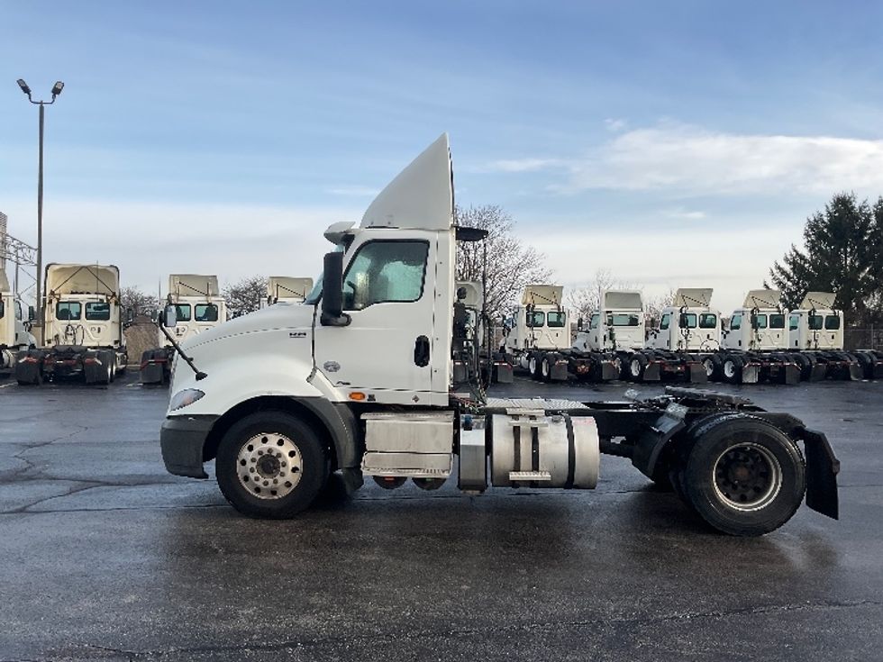 Day Cab Tractor-Heavy Duty Tractors-International-2019-RH613-Perrysburg-OH-556,731\n\t\tmiles-$ 15,000 - Image 4