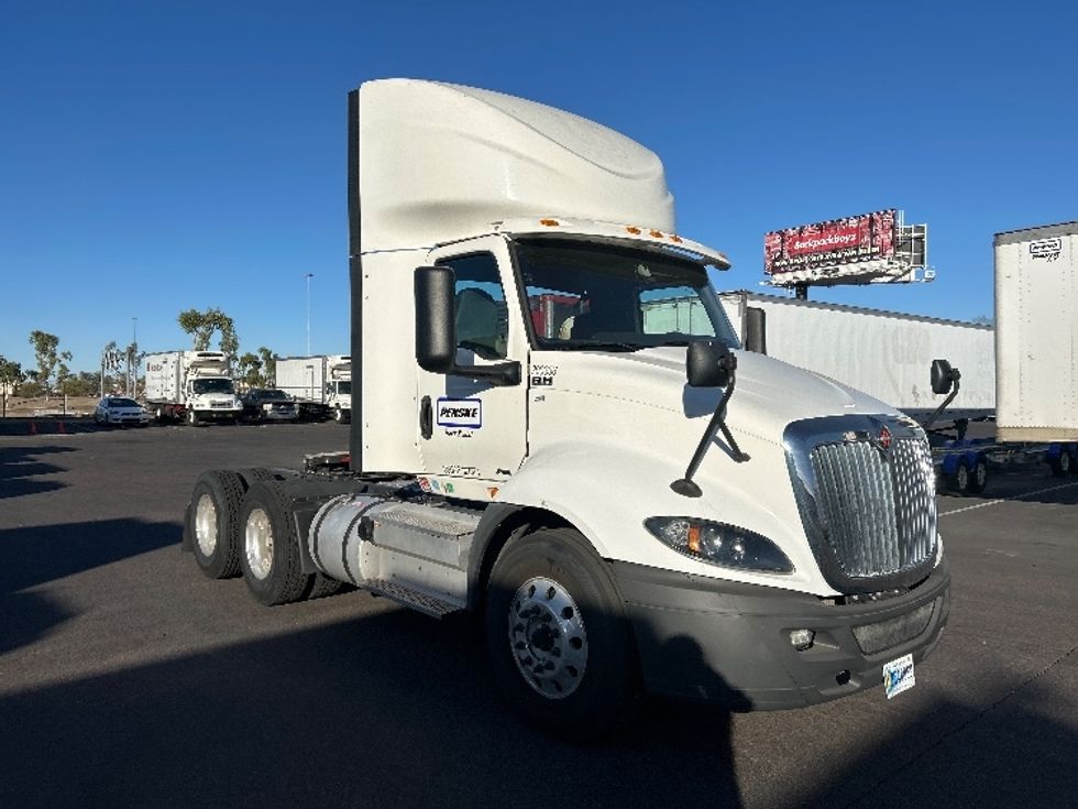 Day Cab Tractor-Heavy Duty Tractors-International-2019-RH613-Phoenix-AZ-415,819\n\t\tmiles-$ 29,250 - Image 1