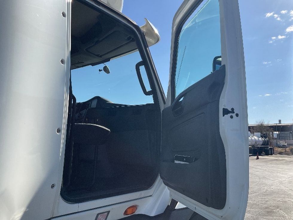 Day Cab Tractor-Heavy Duty Tractors-International-2019-RH613-Phoenix-AZ-424,571\n\t\tmiles-$ 28,750 - Image 11