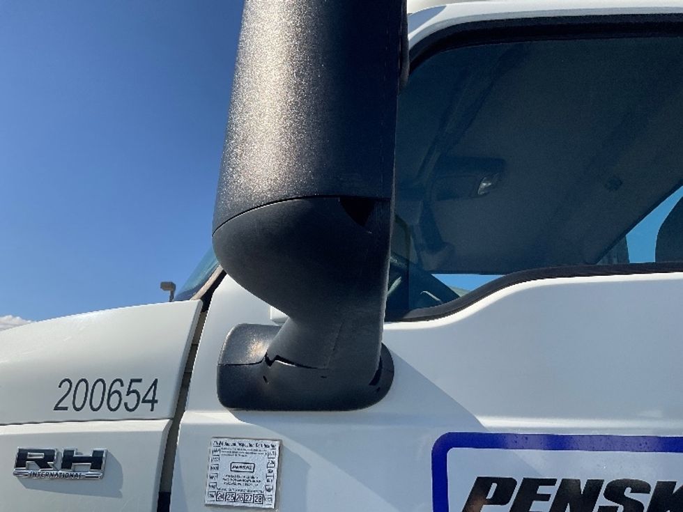Day Cab Tractor-Heavy Duty Tractors-International-2019-RH613-Phoenix-AZ-424,571\n\t\tmiles-$ 28,750 - Image 18