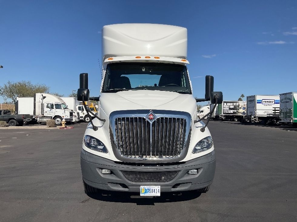 Day Cab Tractor-Heavy Duty Tractors-International-2019-RH613-Phoenix-AZ-424,571\n\t\tmiles-$ 28,750 - Image 2