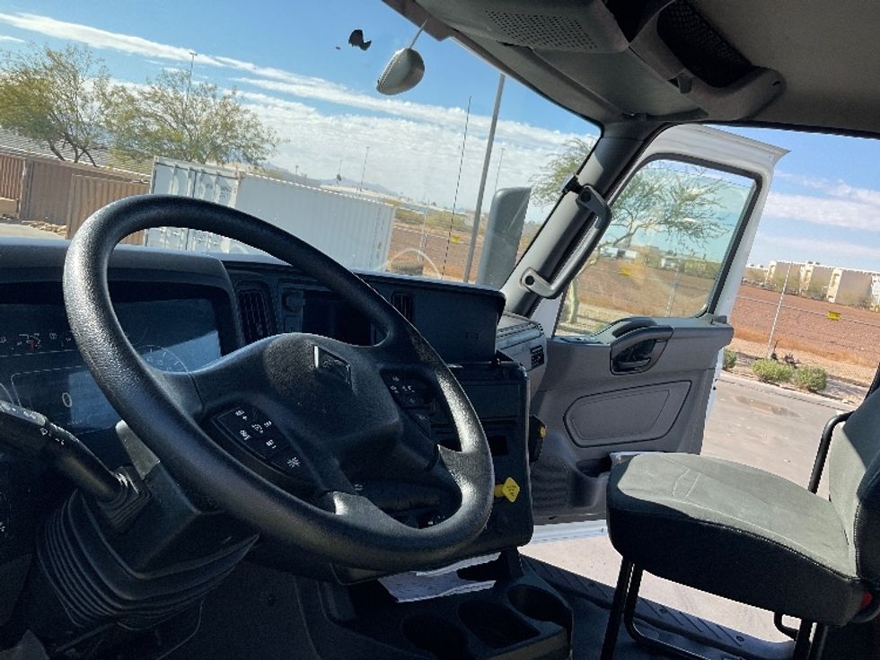 Day Cab Tractor-Heavy Duty Tractors-International-2019-RH613-Phoenix-AZ-424,571\n\t\tmiles-$ 28,750 - Image 9