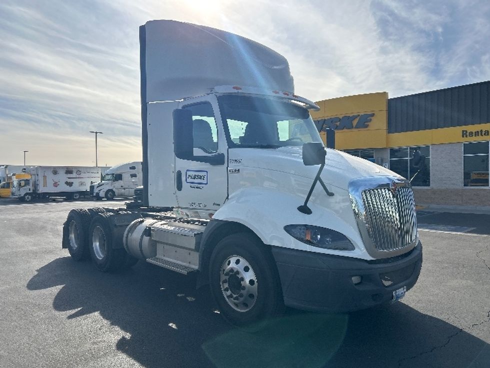 Day Cab Tractor-Heavy Duty Tractors-International-2019-RH613-Phoenix-AZ-440,000\n\t\tmiles-$ 23,000 - Image 1