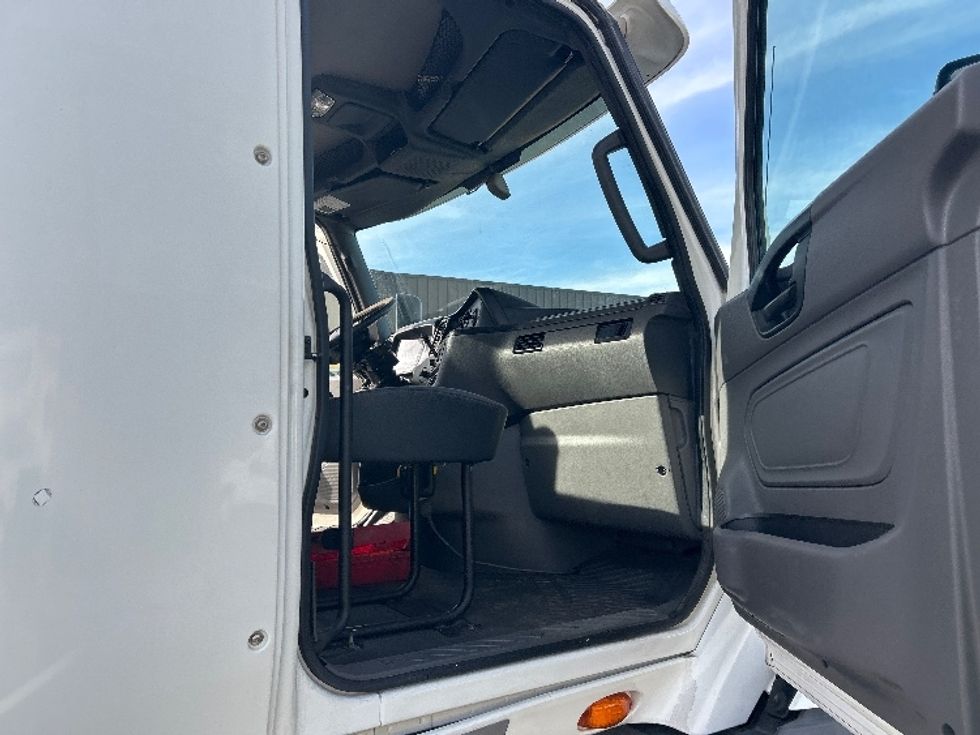 2019 International RH613 RH photo 11