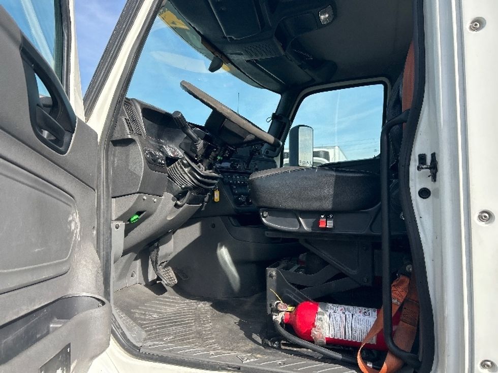 Day Cab Tractor-Heavy Duty Tractors-International-2019-RH613-Phoenix-AZ-440,000\n\t\tmiles-$ 23,000 - Image 9